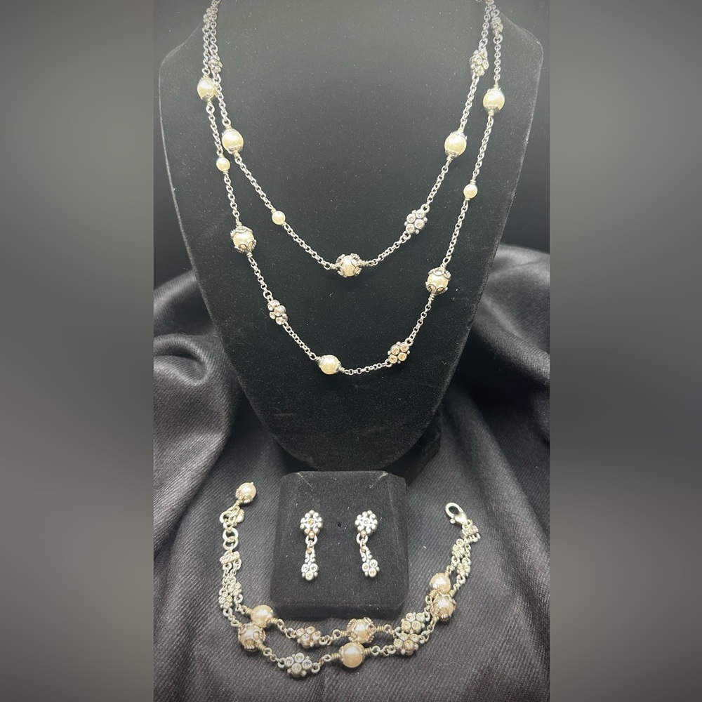 Chic Brighton Silver and Pearl Set of Necklace, Bracelet and Earrings